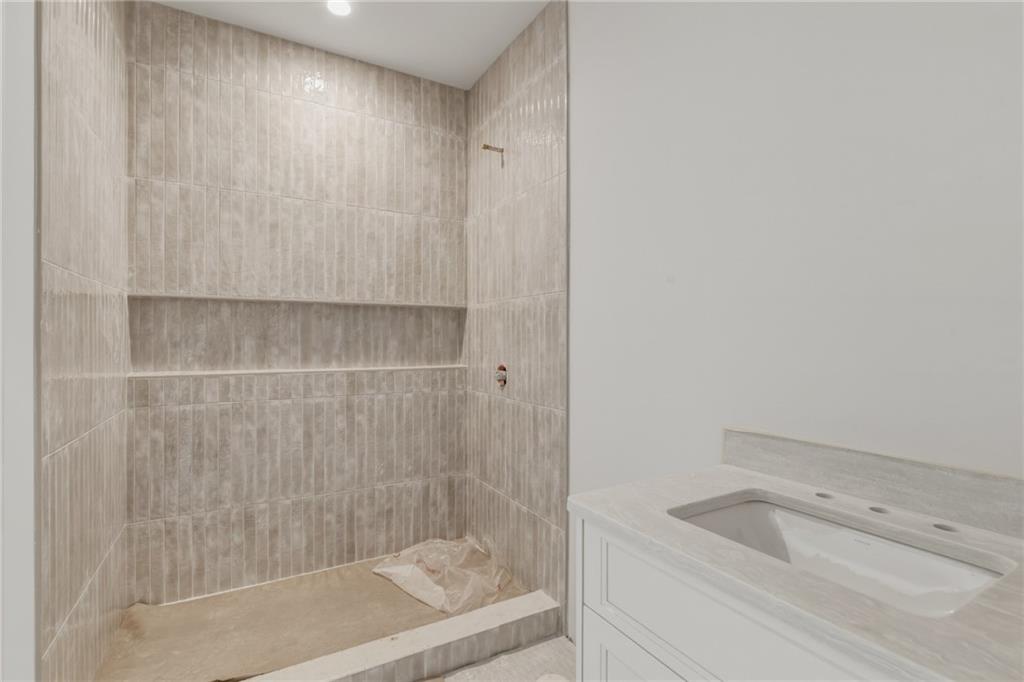 720 Edgewater Trail