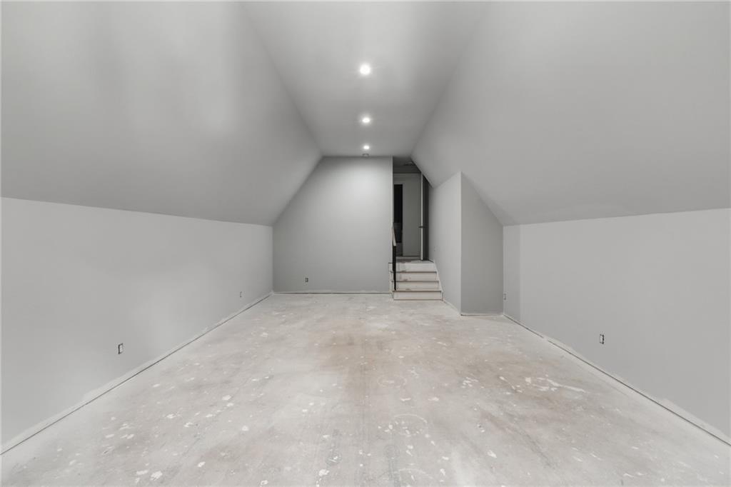 720 Edgewater Trail