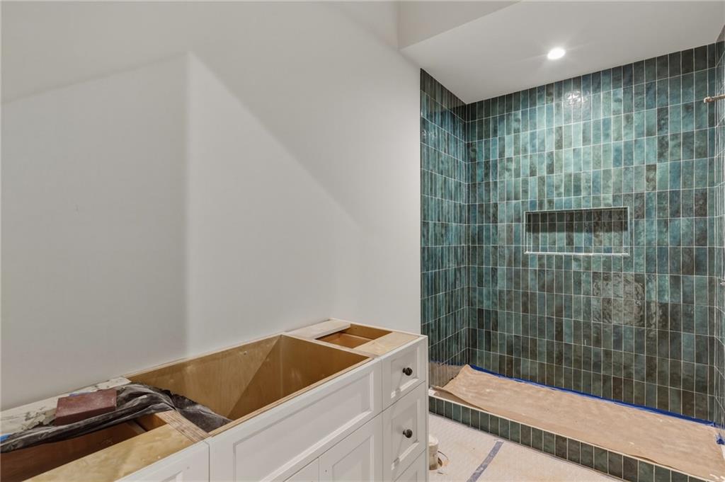 720 Edgewater Trail