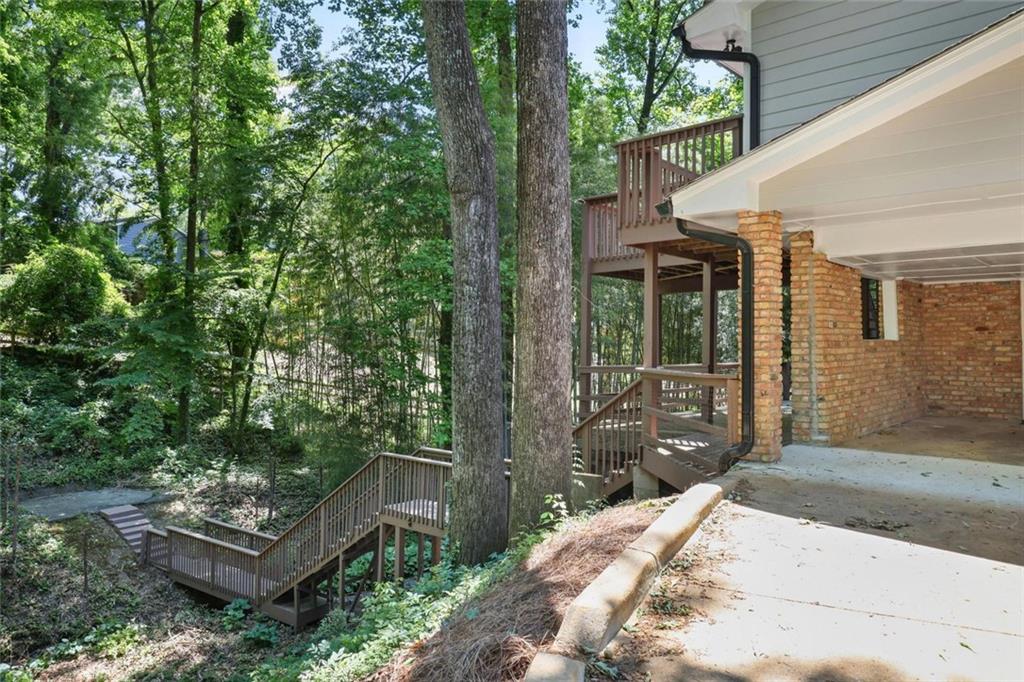 110 Bonnie Lane NE