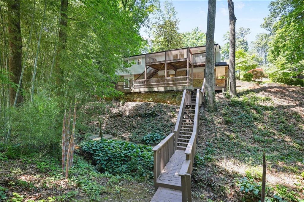 110 Bonnie Lane NE