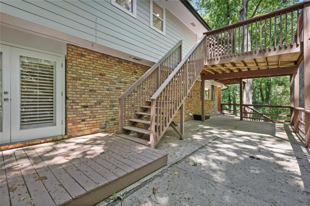 110 Bonnie Lane NE