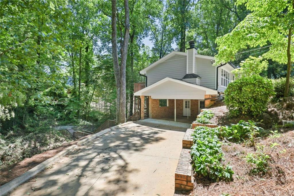 110 Bonnie Lane NE