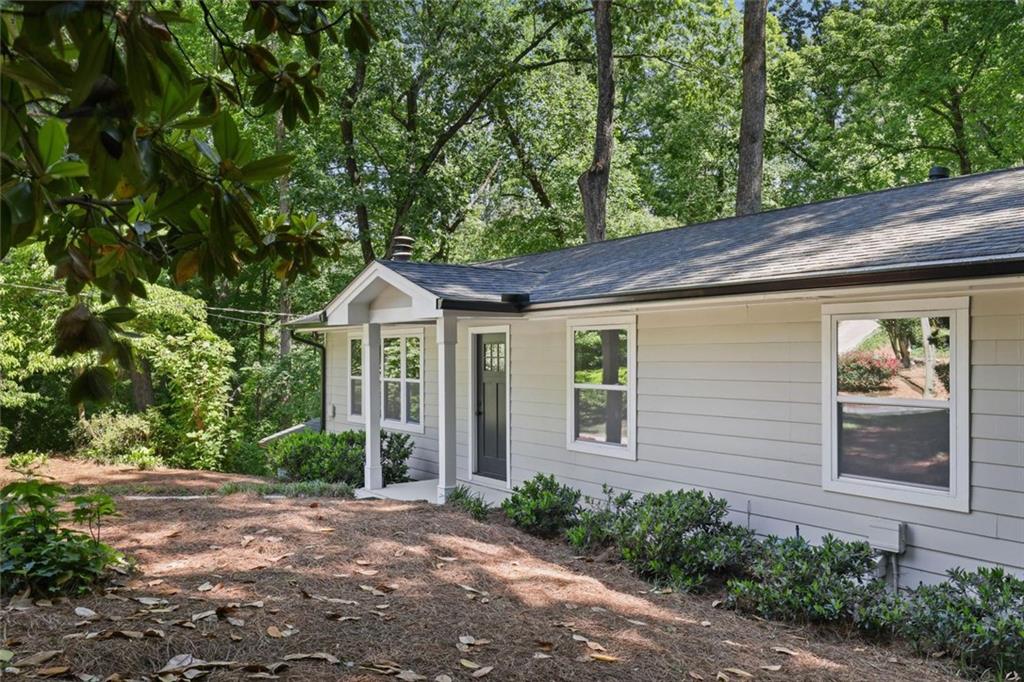 110 Bonnie Lane NE