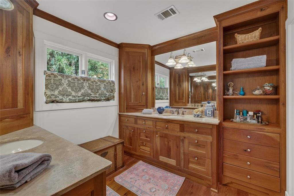 1018 Redfield Lane