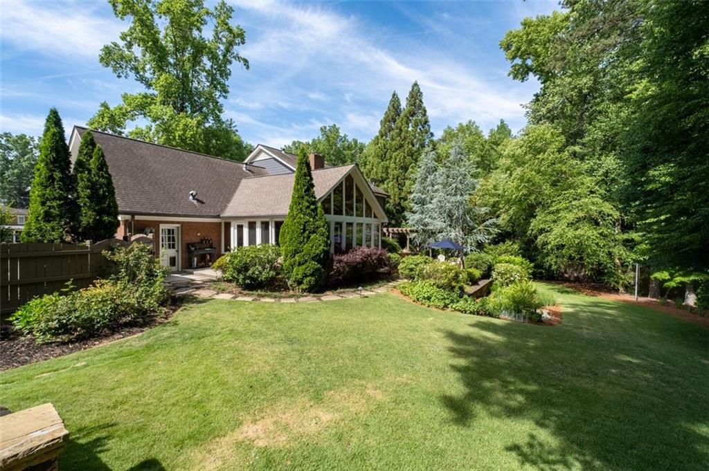 1018 Redfield Lane