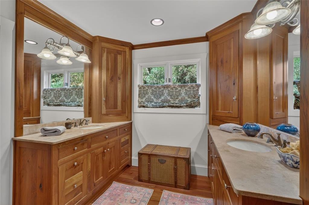 1018 Redfield Lane