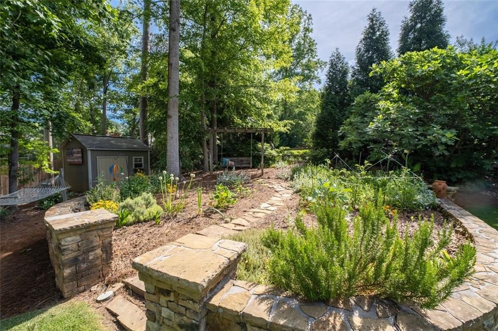 1018 Redfield Lane