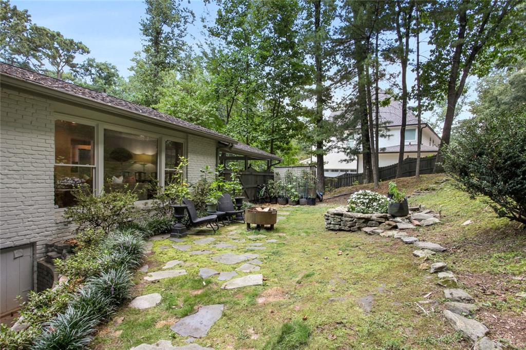 90 Bonnie Lane NE