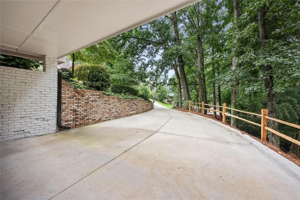 110 Bonnie Lane NE