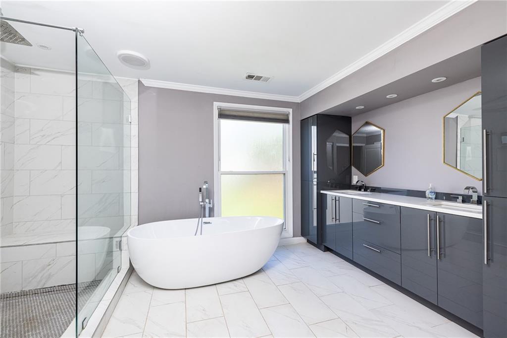 1018 Riverbend Club Drive SE Unit 18