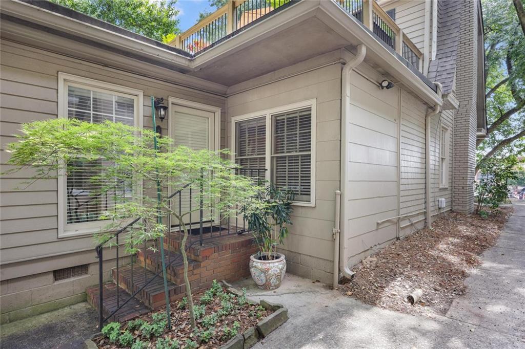 2218 Peachtree Road NW