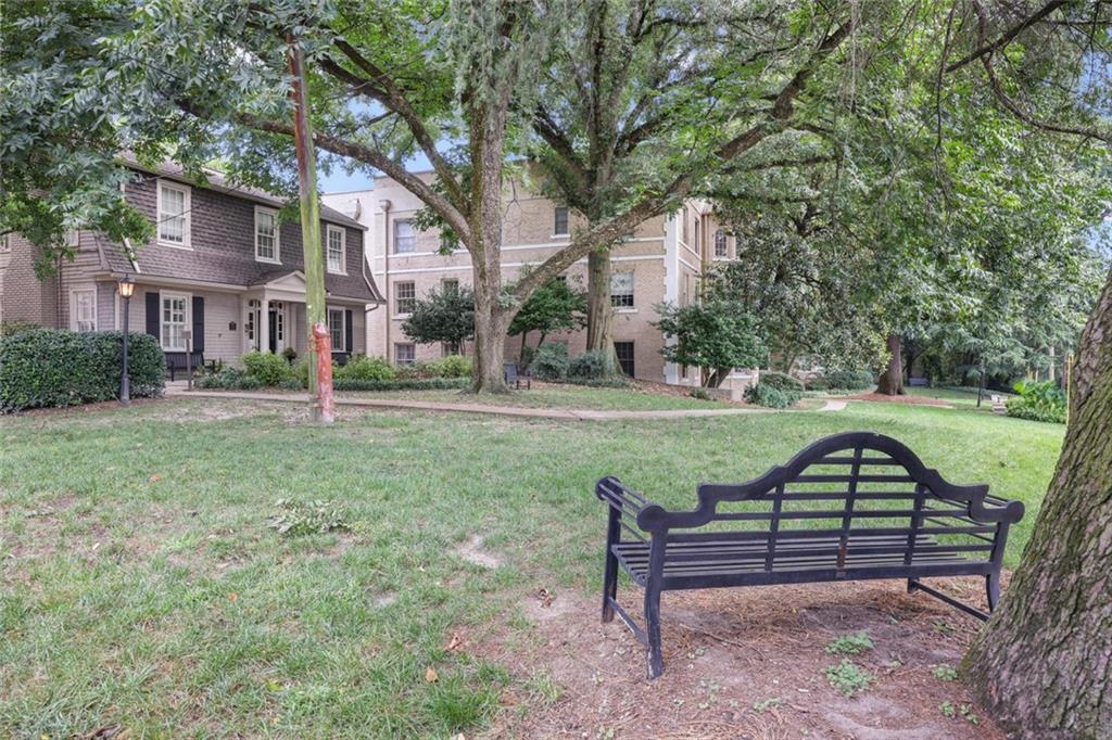 2218 Peachtree Road NW