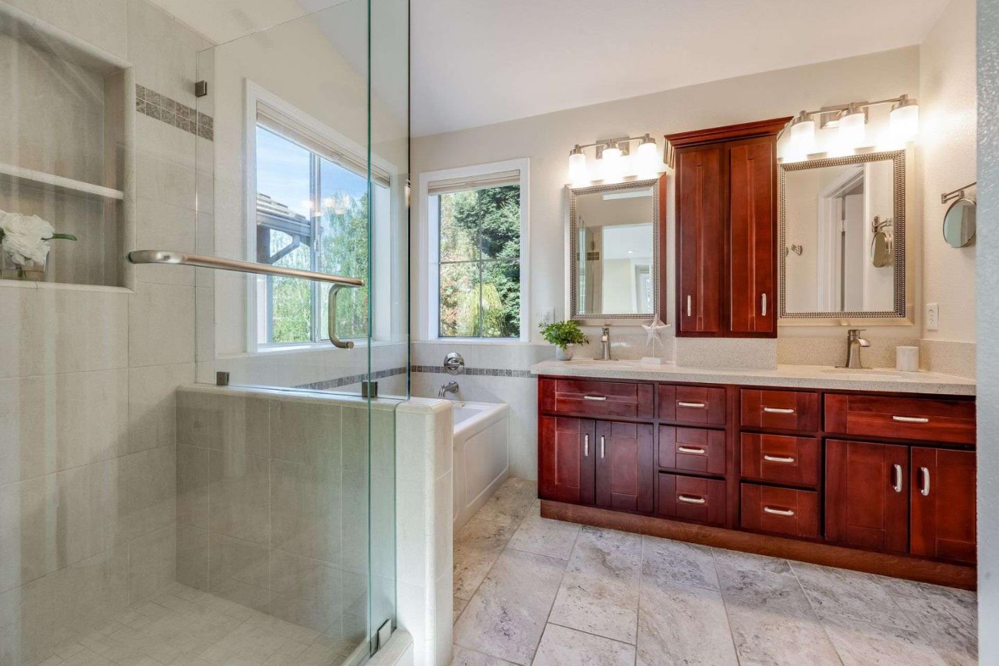 105 Chetwood DR