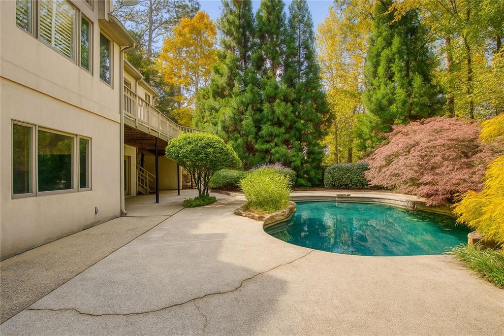 6010 Heards Drive