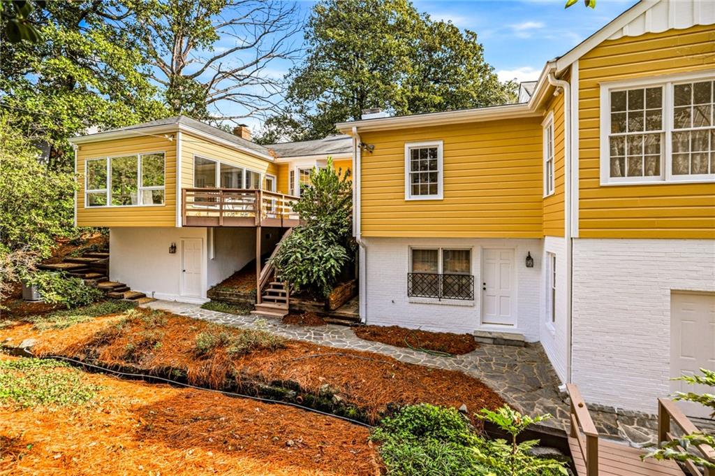 547 Spring Valley Road NW