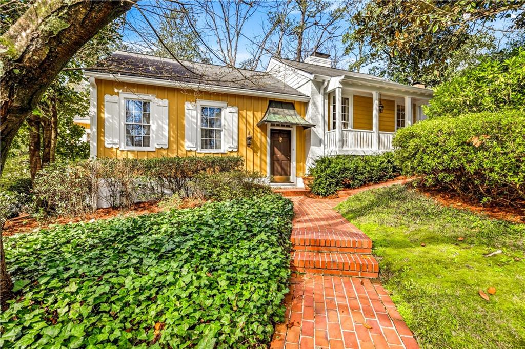 547 Spring Valley Road NW