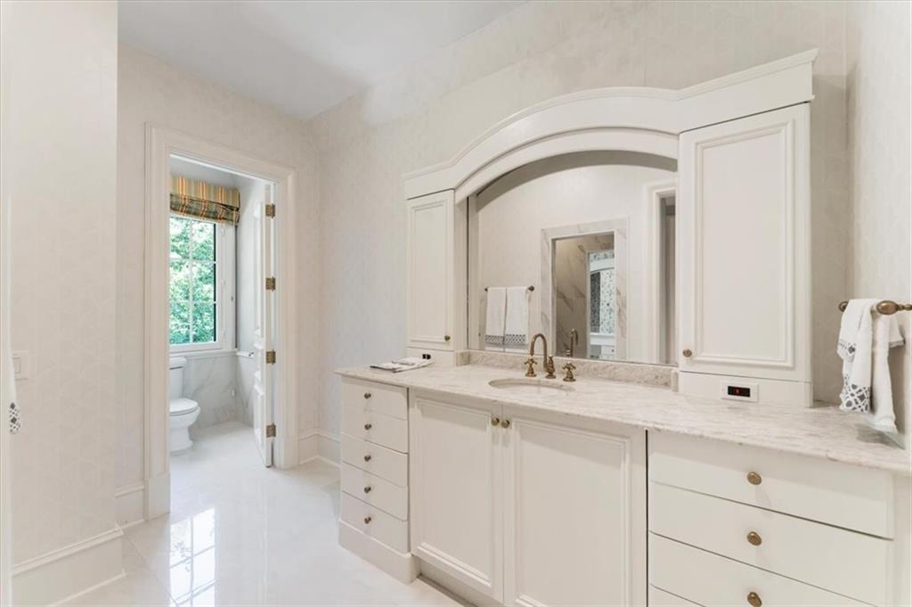 675 W Paces Ferry Unit #10 Road NW