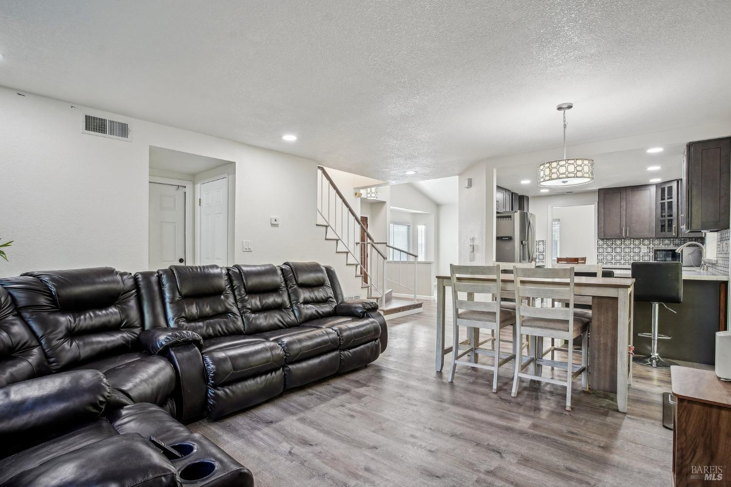 436 McGrue Cir