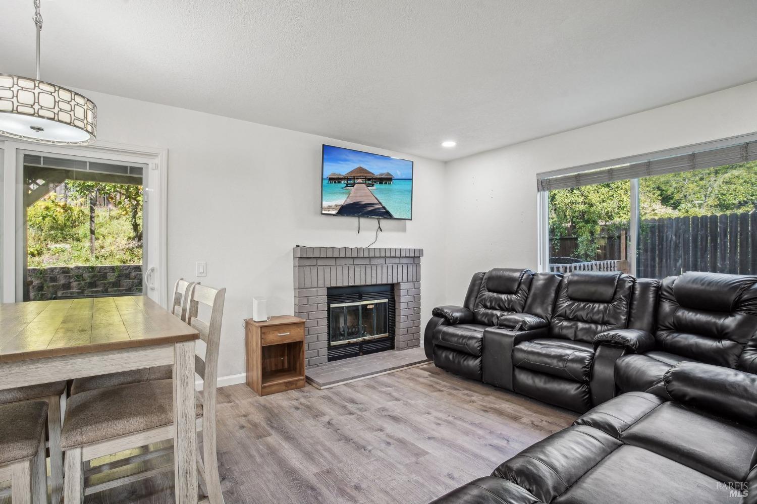436 McGrue Cir