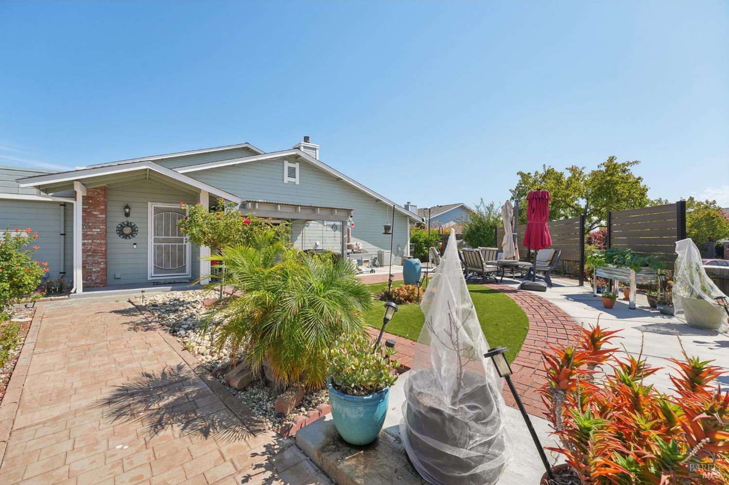 1736 Stuart Ct