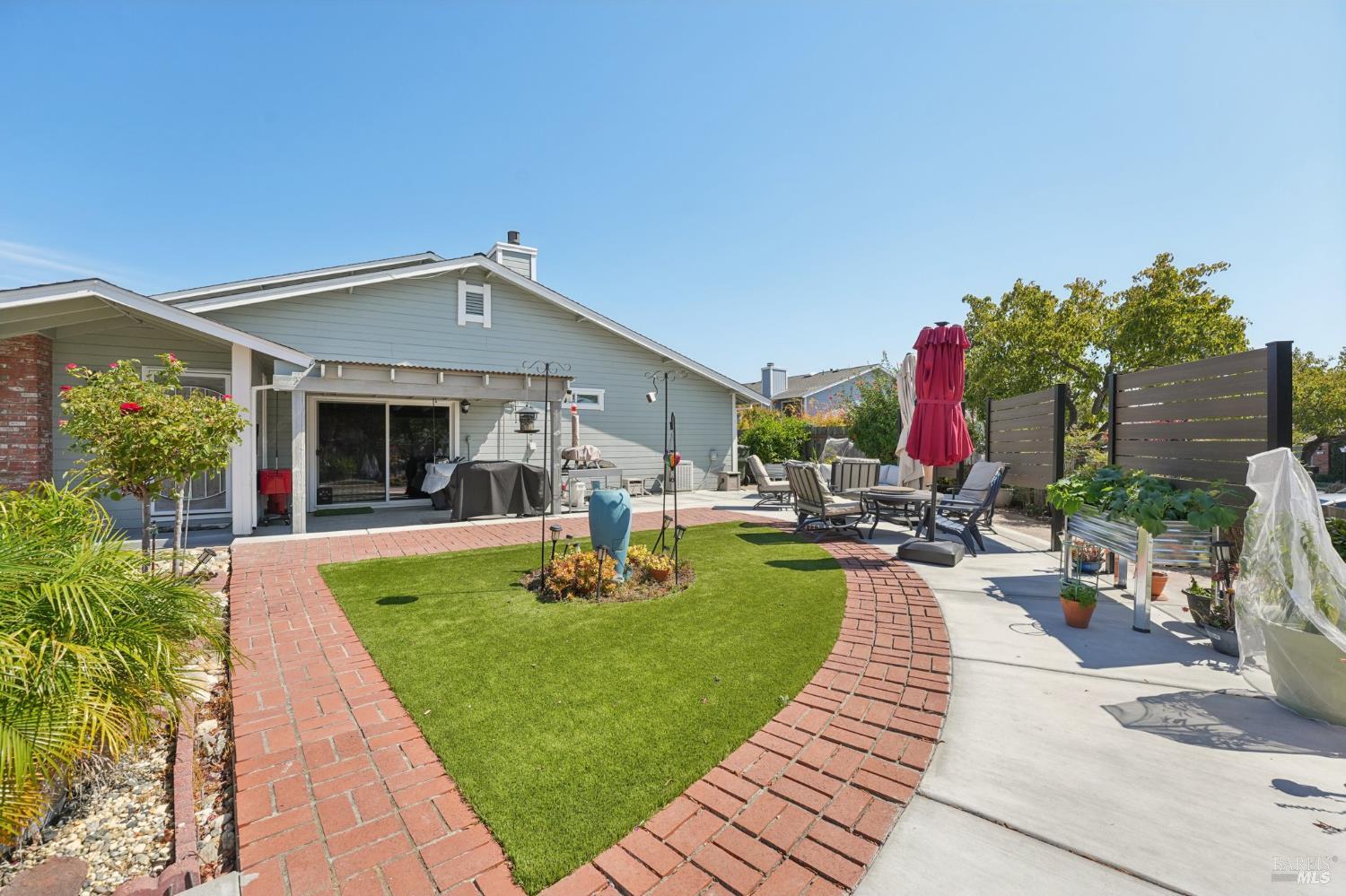 1736 Stuart Ct