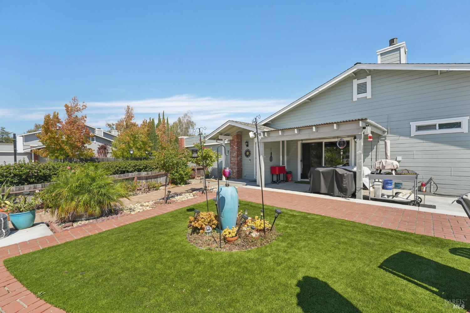1736 Stuart Ct