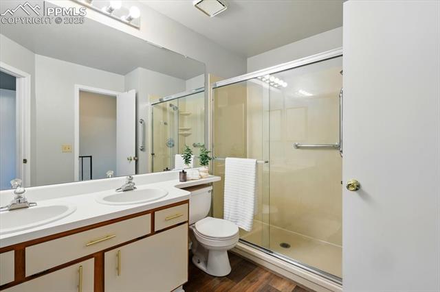 3525 Queen Anne Way