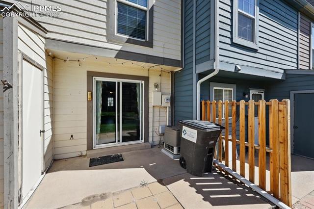3525 Queen Anne Way