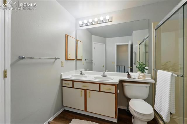 3525 Queen Anne Way
