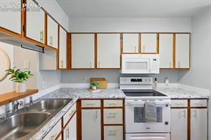 3525 Queen Anne Way
