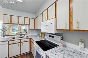 3525 Queen Anne Way
