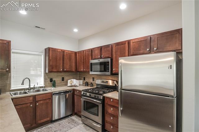 1075 Wisdom Heights