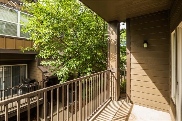 1075 Wisdom Heights