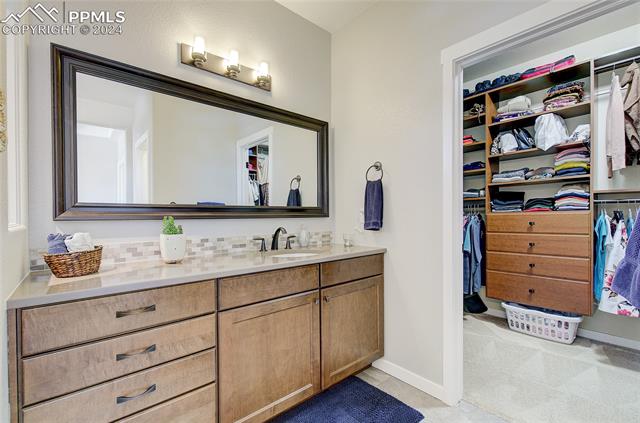 11656 Spectacular Bid Circle