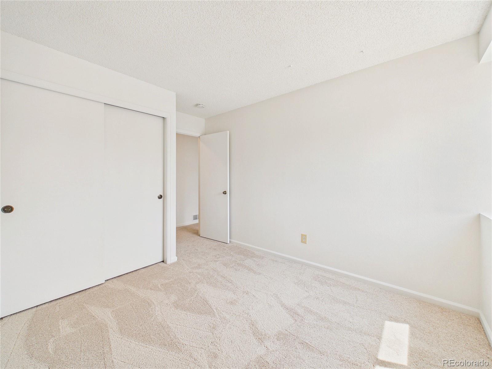 5572 S Zeno Court