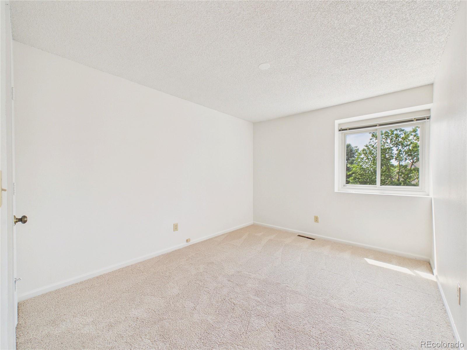5572 S Zeno Court