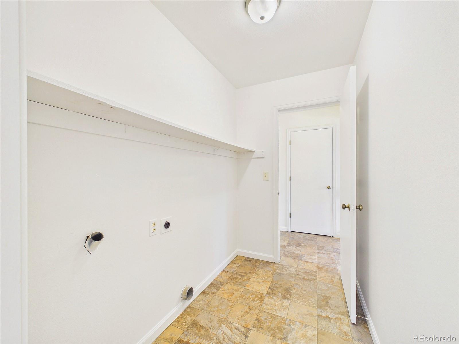 5572 S Zeno Court