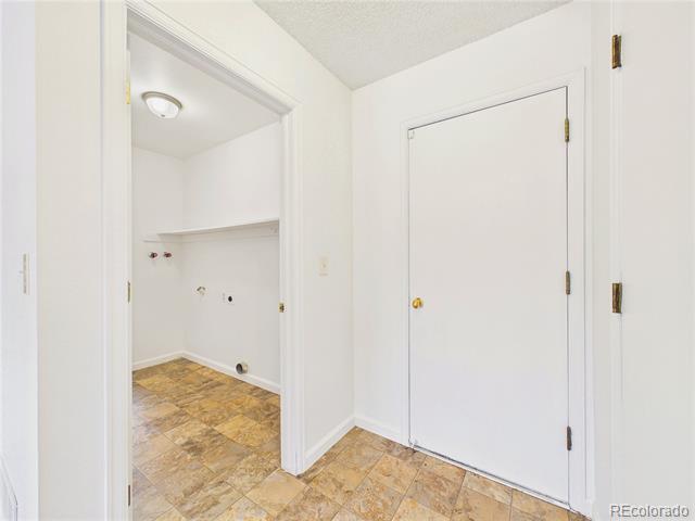 5572 S Zeno Court