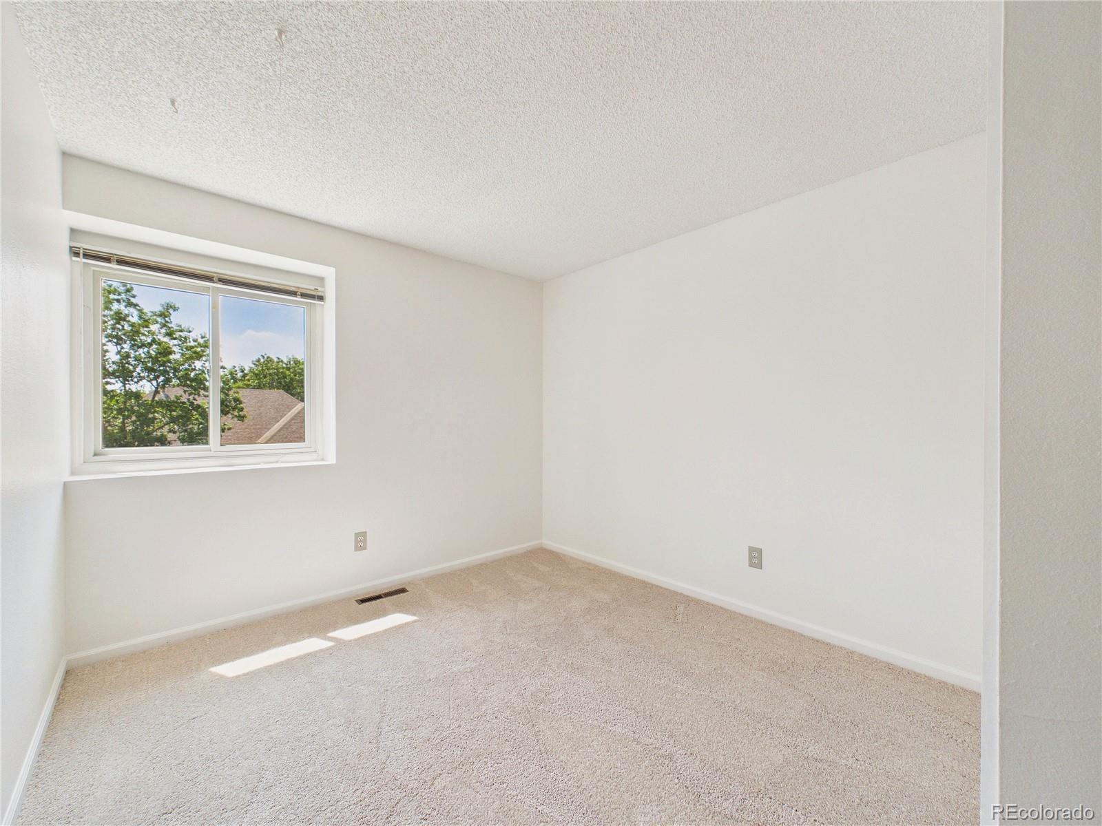 5572 S Zeno Court