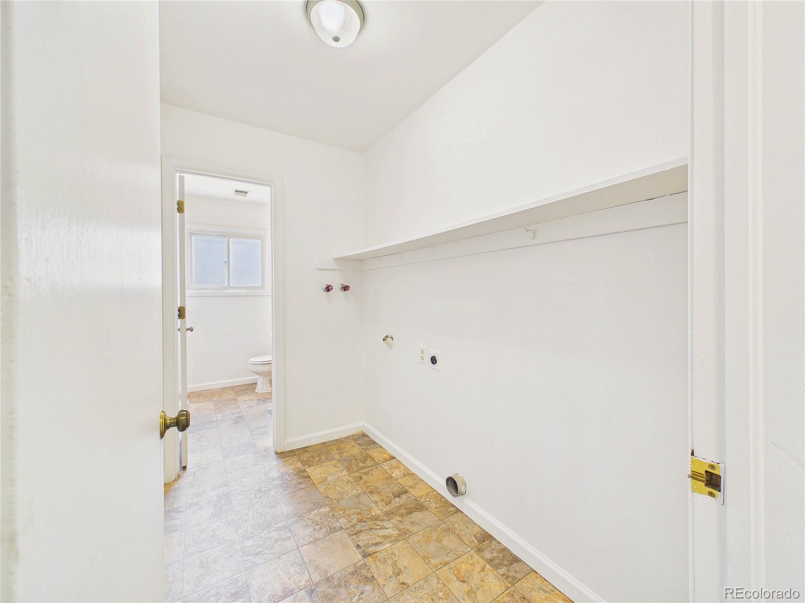 5572 S Zeno Court