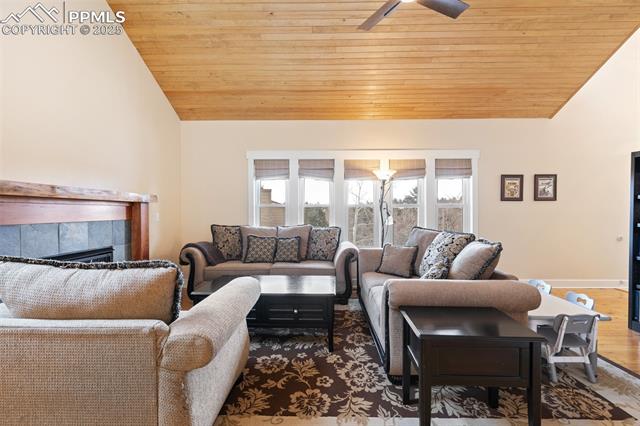 1055 Golden Hills Road