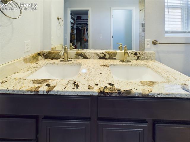 1021 W Calle Del Ciervo Drive