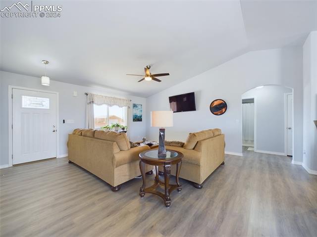 1021 W Calle Del Ciervo Drive