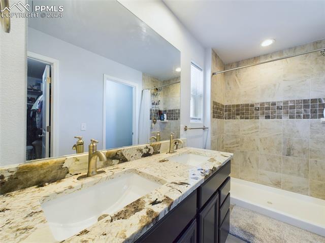 1021 W Calle Del Ciervo Drive