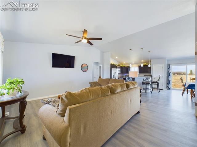 1021 W Calle Del Ciervo Drive