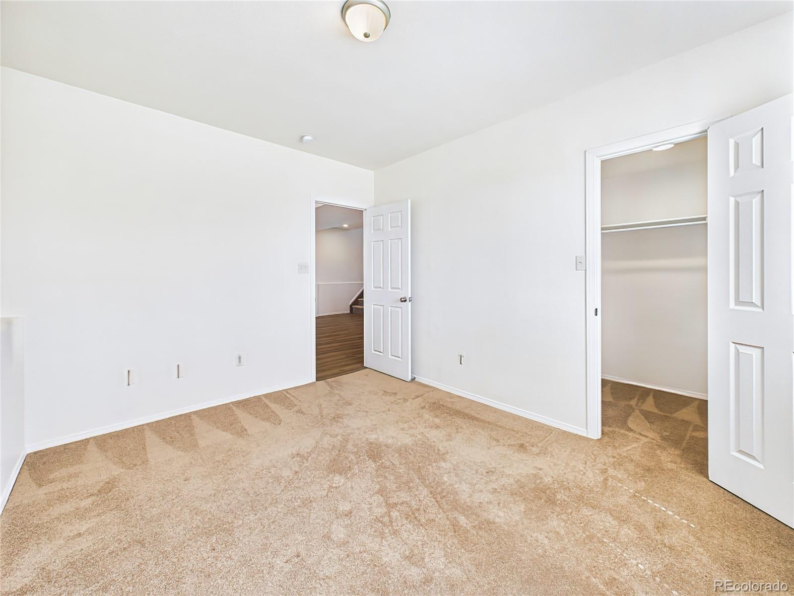 939 S Sweetwater Drive Unit: 939