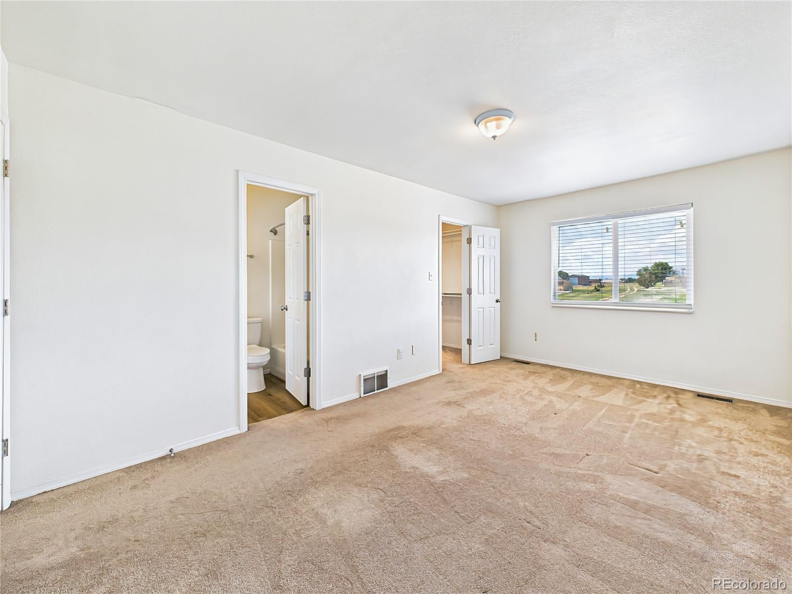 939 S Sweetwater Drive Unit: 939