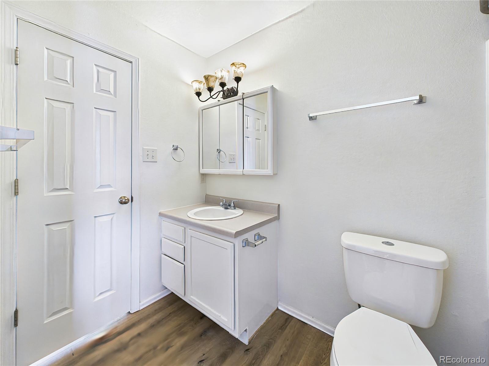 939 S Sweetwater Drive Unit: 939