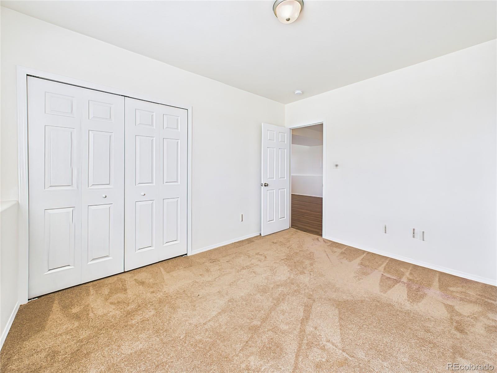 939 S Sweetwater Drive Unit: 939